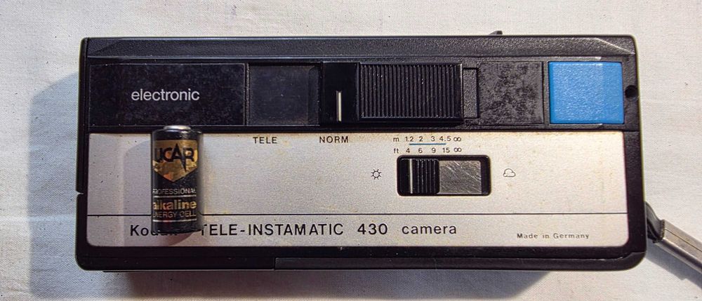 Máquina Fotográfica - Kodac Tele-Instamatic 430