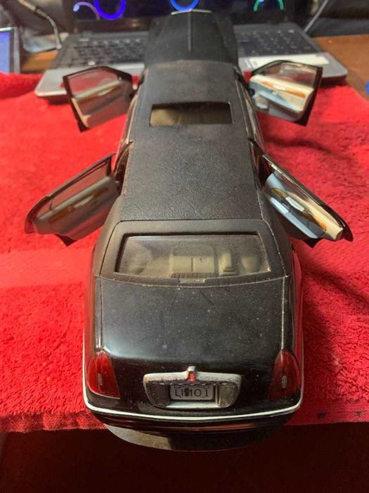 Sun Star 1999 Lincoln veículos de brinquedo em metal fundido escala