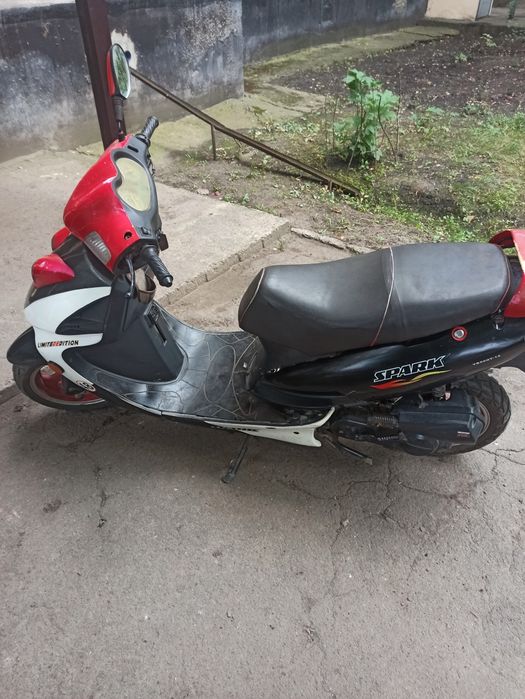 Продам с документами двухместный скутер Spark YB50QT-15