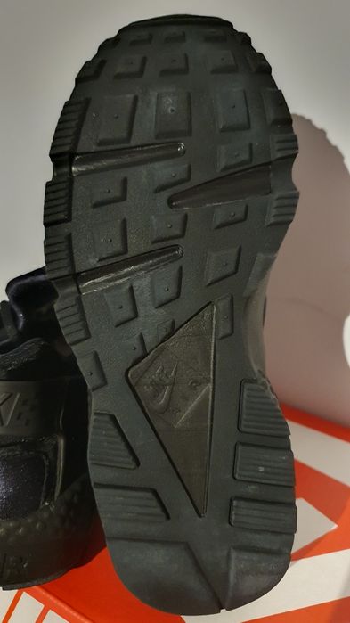 Sneakersy sportowe Nike Air Huarache rozmiar 36.5 / wkładka 23 cm