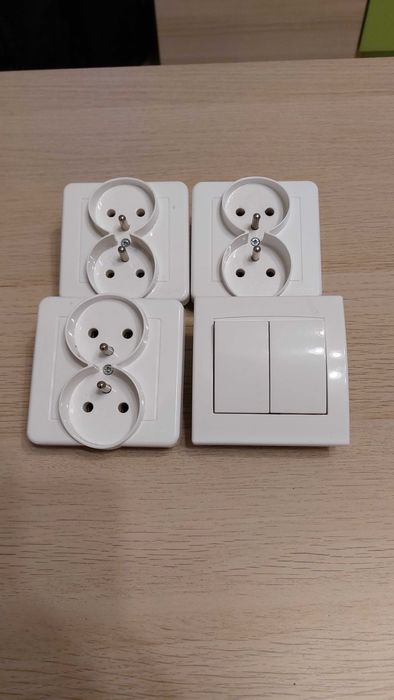 Podwójne gniazdka i włącznik