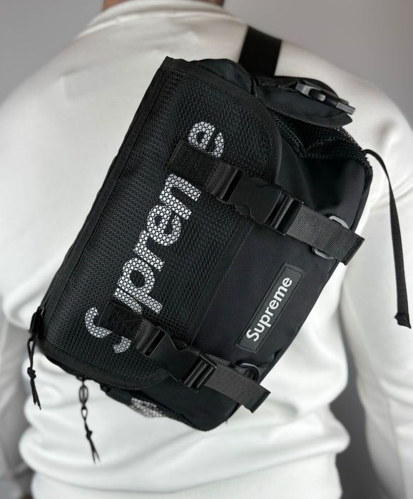 Сумка через плече/на пояс Supreme Cordura SS20 у чорному кольорі.
