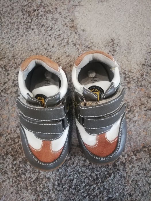 Buty dziecięce rozmiar 19