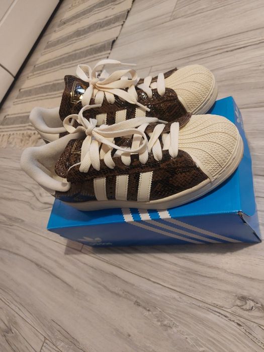 Adidas superstar