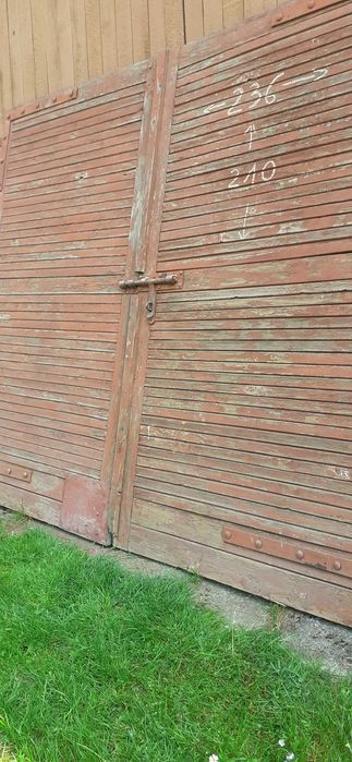 Drzwi garażowe - drewniane