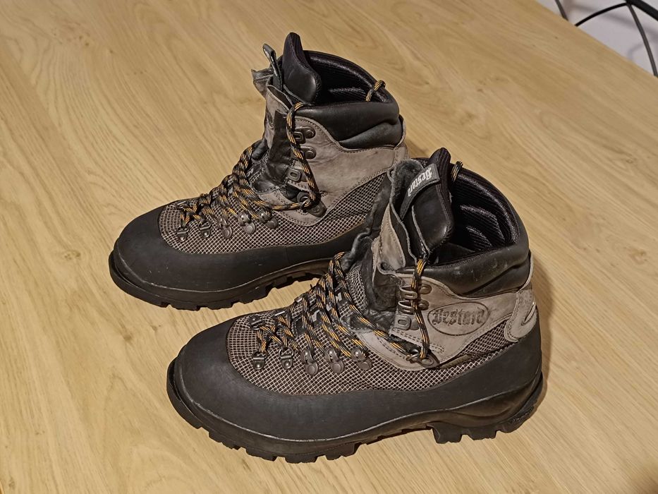 Botas de homem para alta montanha