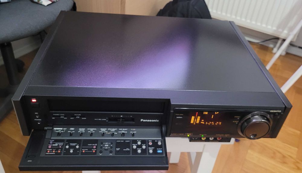 Magnetowid Panasonic NV-FS200 S-VHS Hi-Fi Stereo
