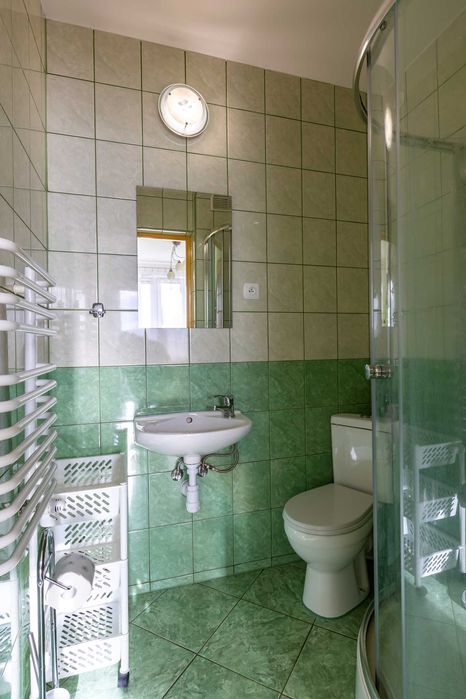 Kwatera, pokoje gościnne z łazienkami noclegi, darmowy parking Krynica