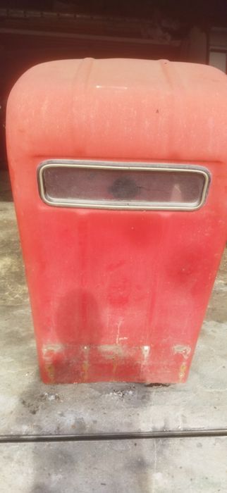 Estrutura em fibra para triciclo motorizado em muito bom estado
