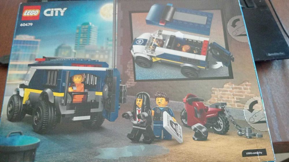 LEGO City 60479 Furgão de Transporte de Prisioneiros – Novo e Selado