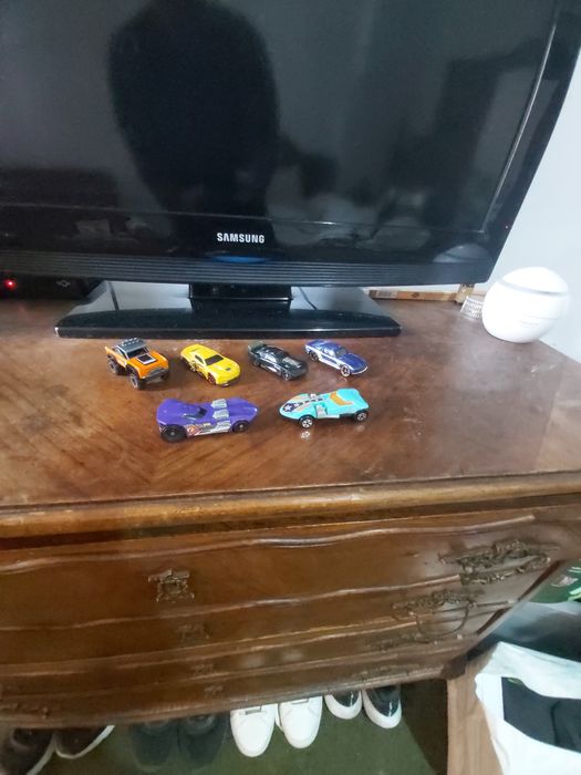 Carrinhos pequeninos de brincar