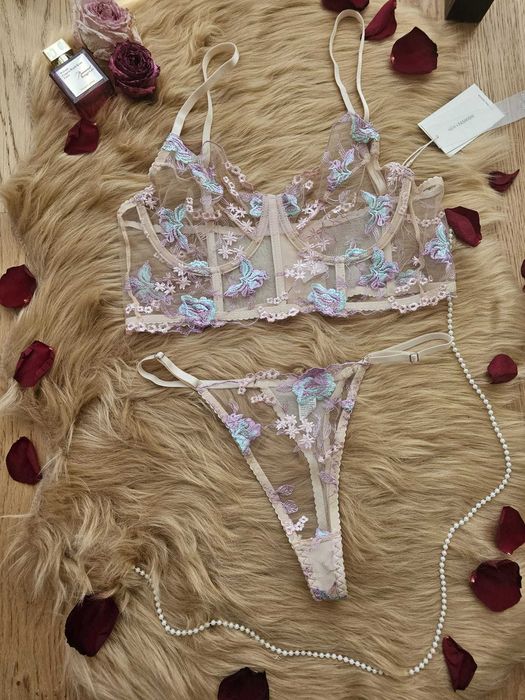 Seksowny komplet półgorset  beżowy kwiaty stringi XL
