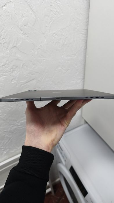 Apple iPad Pro 12.9″ (4-е поколение) LTE