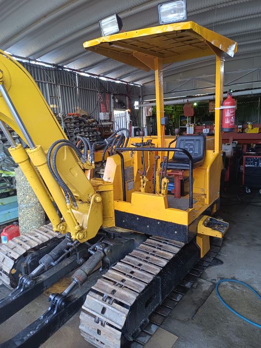 Giratória Yanmar YB30 com duplo hidráulico revisão completa
