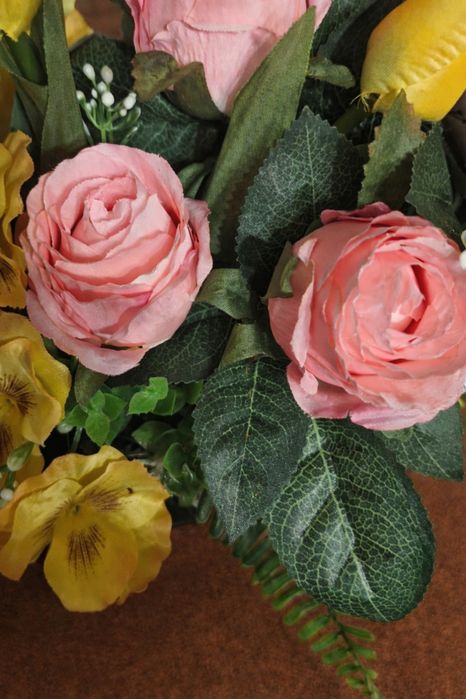 Stroik wiosenny, wielkanocny ,na cmentarz, kompozycja kwiatowa, nagrob