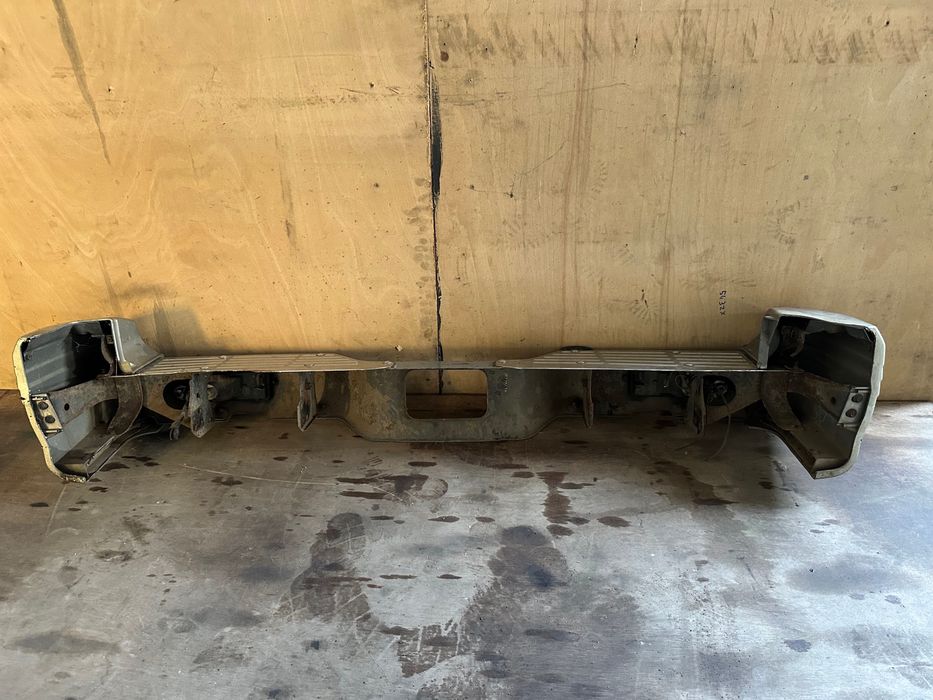 Para-choques tras Mitsubishi Pagero V20 V30 Completo ORIGINAL