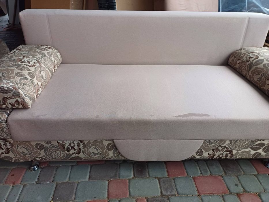 Продам диван еврокнижку.