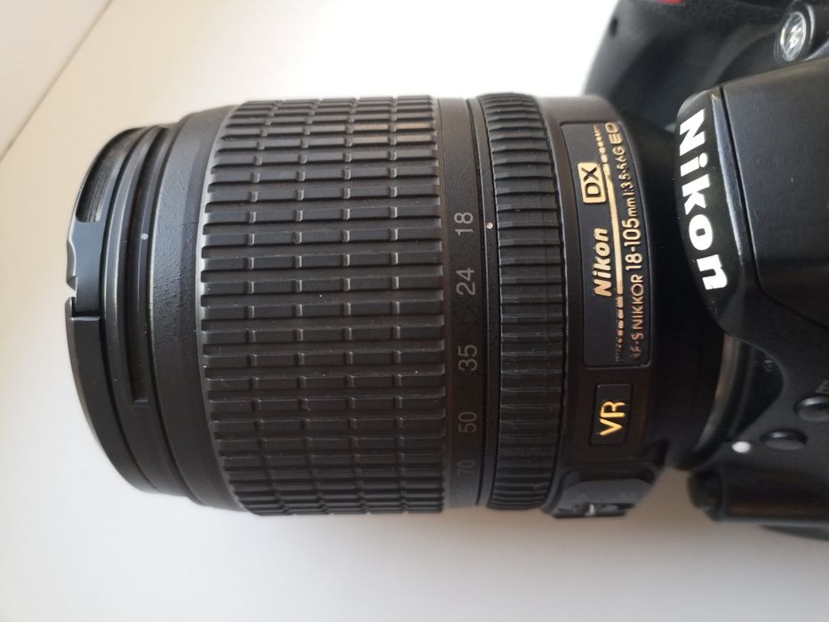 Nikon D3200, хороший дзеркальний фотоапарат)