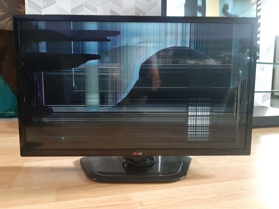 Telewizor LG 32LN5400 uszkodzona matryca