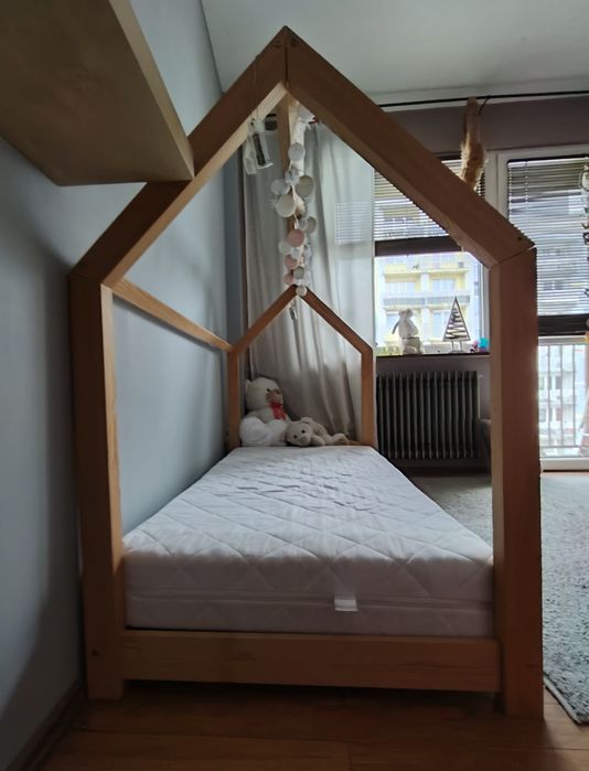 Łóżko domek + materac