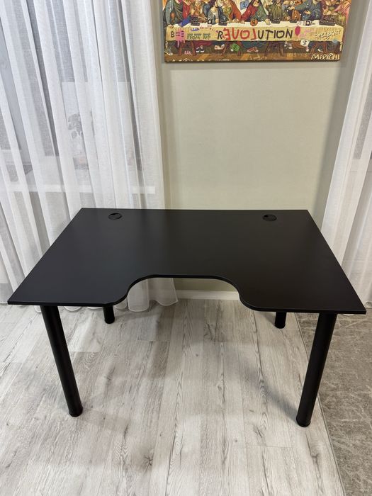 Геймерський стіл. В наявності. Геймерский стол (Игровой, компютерный)