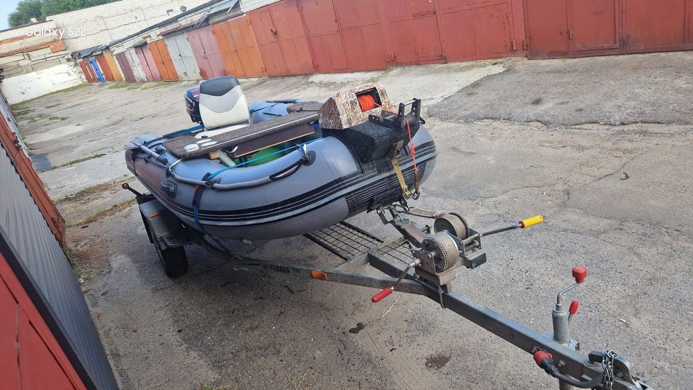 Човен Навігатор 360 лафет Одісей, мотор Парсун 9.8 лебідка стронгер