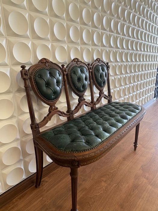 Cadeirão sofá 3 lugares antigo estimado - madeira maciça e pele