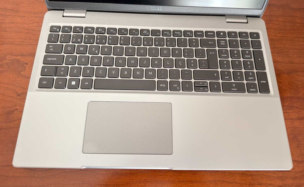 Dell Latitude 5540|i7-1370P c/14 Cores|16G|512G|Geforce MX550|Garantia