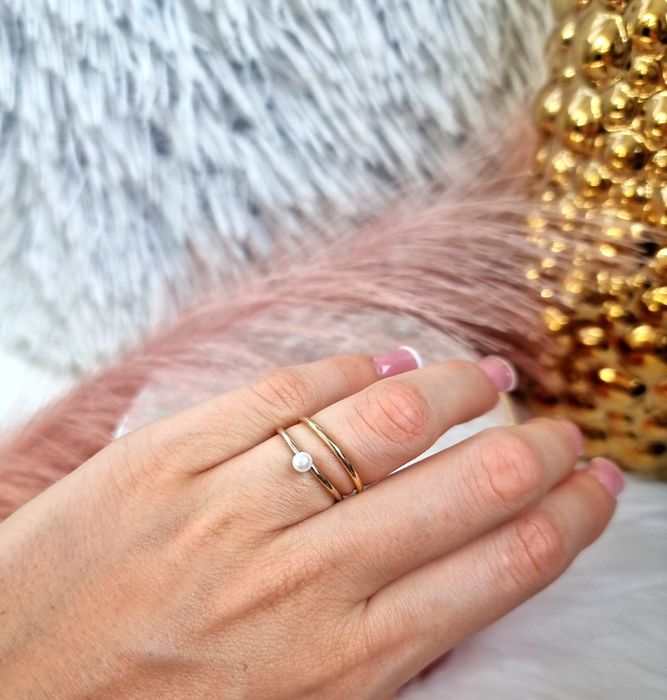 Zestaw dwóch pierścionków damskich perełka złote 14