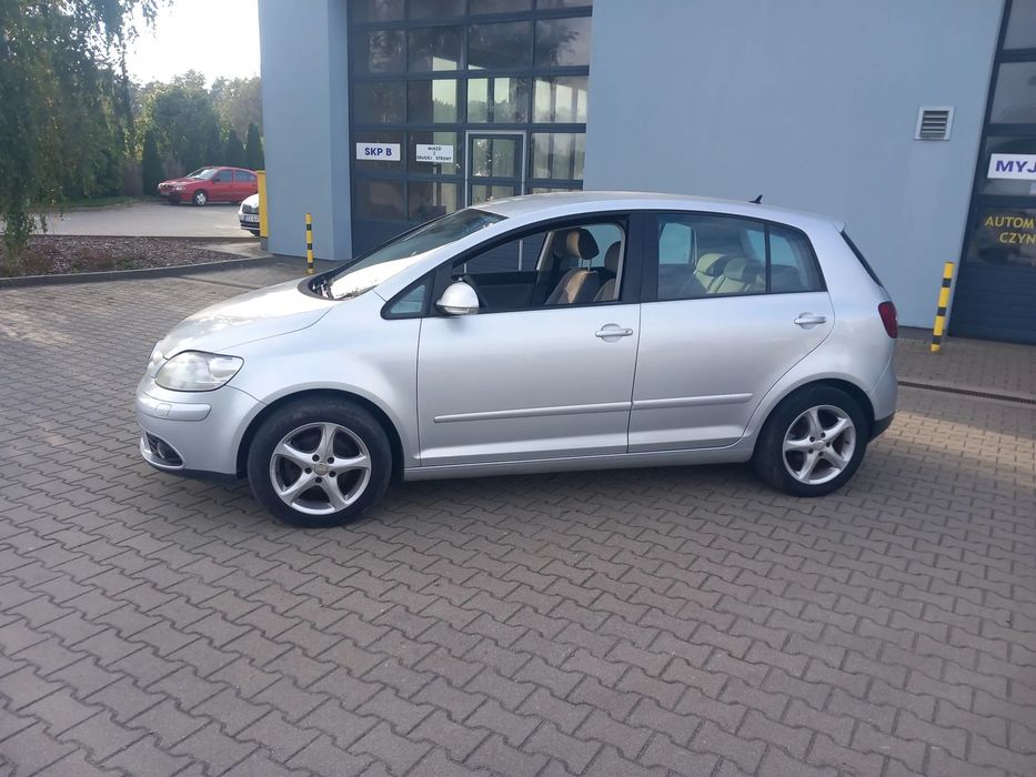 Volkswagen Golf Plus Bardzo ladny w bogatej wersji  Ksenon  Navigacja z malym przebiegiem