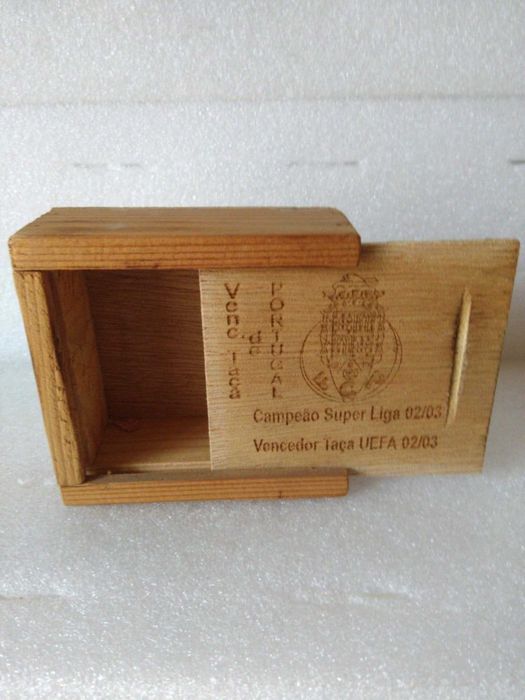 Caixa em Madeira do FC Porto Campeão 2002/03