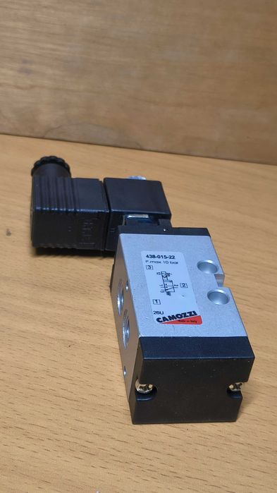 Camozzi 438 - 015 - 22. 10 bar Italy