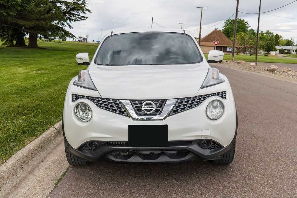 Nissan Juke SV      2016