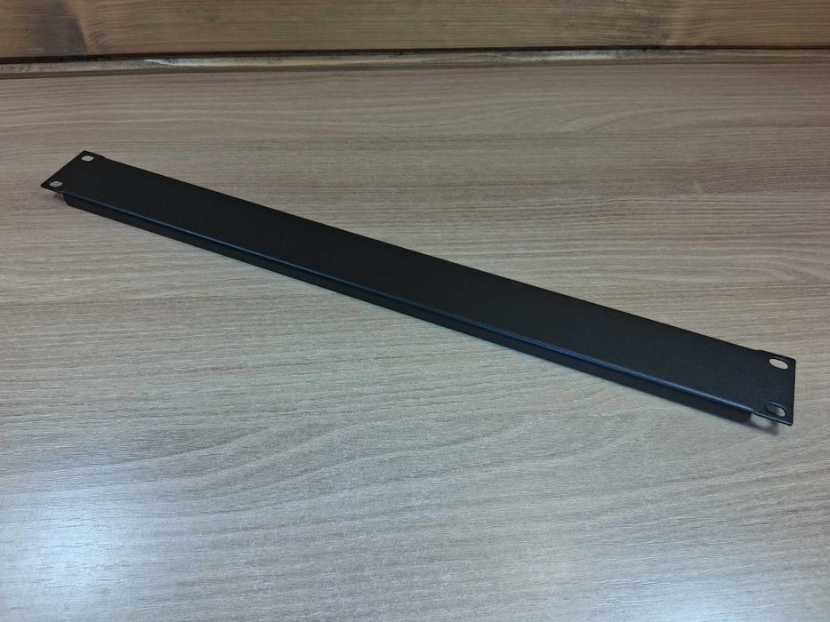 C019 Panel Maskujący Zaślepka RACK 19 Cali U-Shaped 1U Czarny Stal