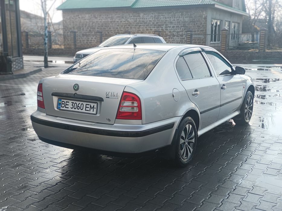 Skoda Octavia tour 1.6 газ-бензин