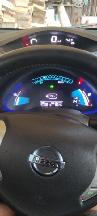 Продам Nissan leaf