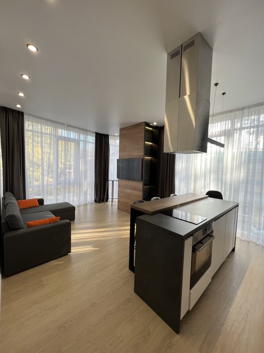 СВОБОДНА! Посуточно Французский бульвар ЖК Париж возле моря