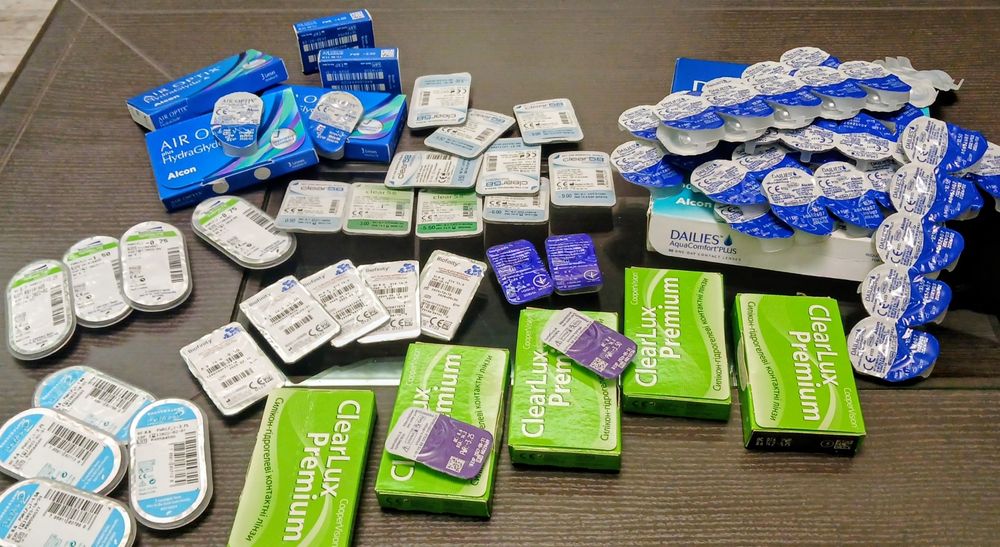 Контактні лінзи розпродаж AirOptix Biofinity Optima Clear lux