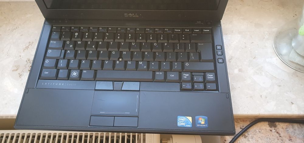 Dell latitude E4310 ładny stan + torba