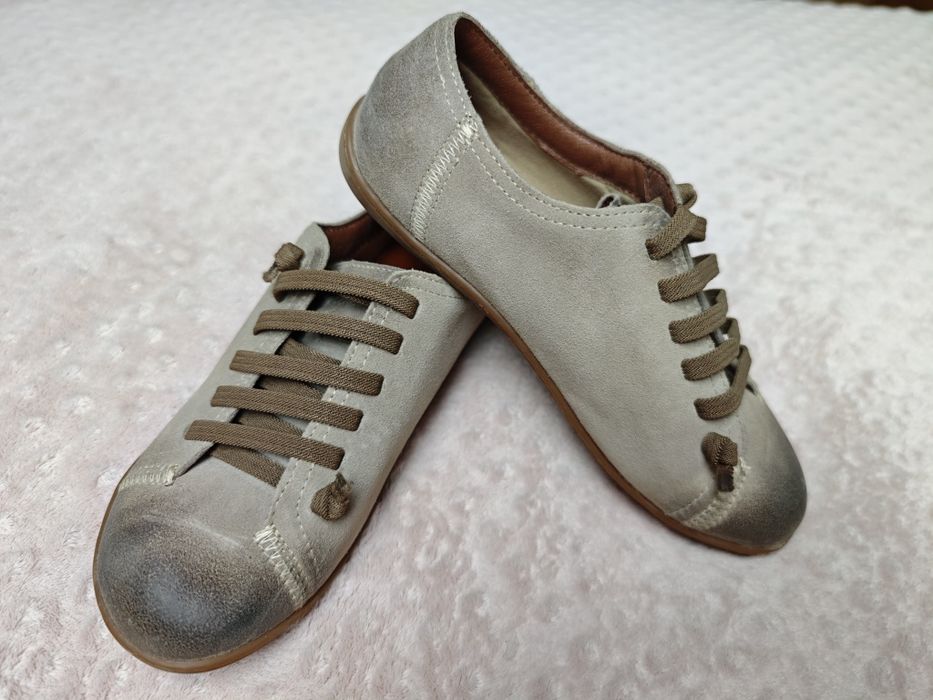 Buty, półbuty a la Camper Peu