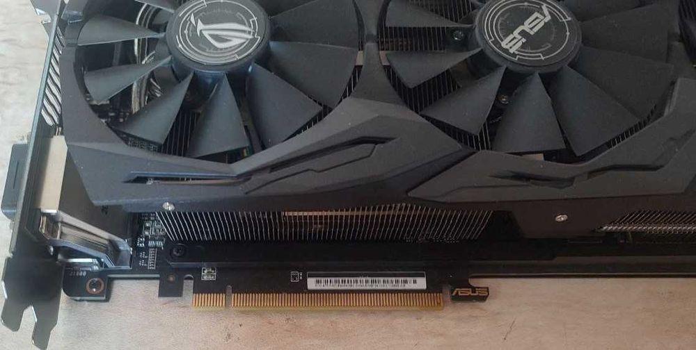 Відеокарта ASUS ROG Strix Radeon RX Vega 56 8Gb