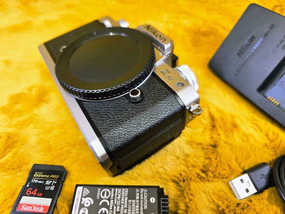 !РЕТРО-ДИЗАЙН! Nikon Z fc боді -- 8842 кадри --