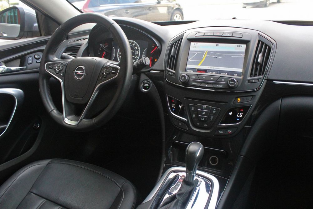 Opel Insignia Sports Tourer — fotografia 12