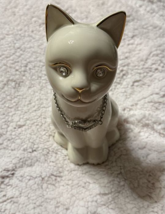 Фарфоровая статуэтка кошка с камнями сваровски
