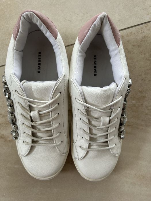 Sneakersy buty białe Reserved 36 23cm ćwieki
