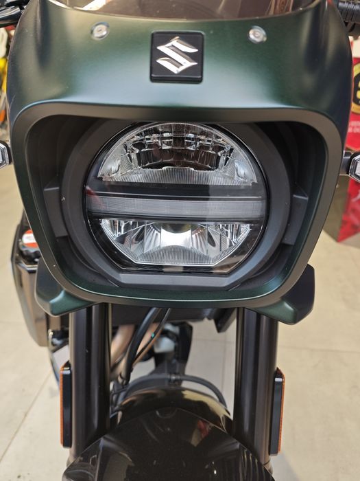 Suzuki GSX- 8tt verde