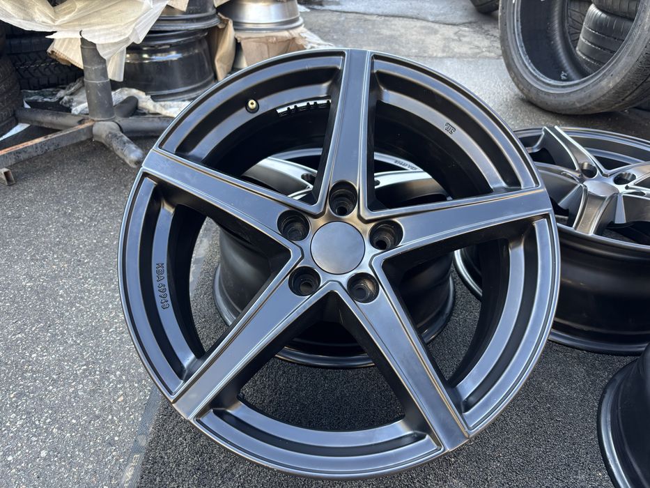 5/114.3 R18 Alutec диски