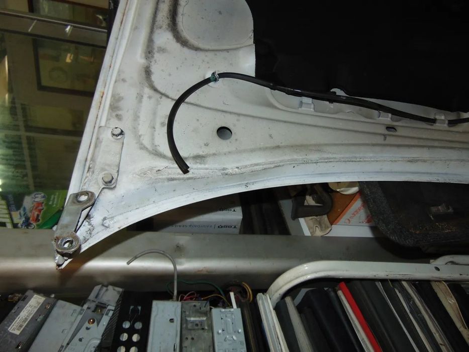 Mitsubishi space star capot