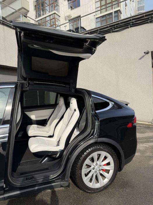 Tesla X P100D 2018 р.в. 770 к.с, повний привід, запас ходу до 500 км