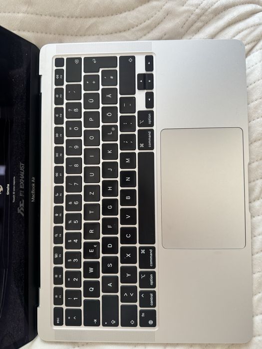 Продам macbook Air m1